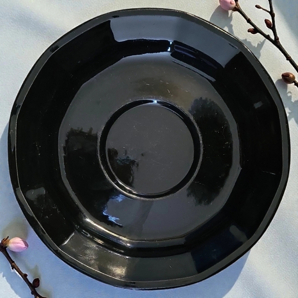 1 Vtg Glossy Black Stoneware Saucer